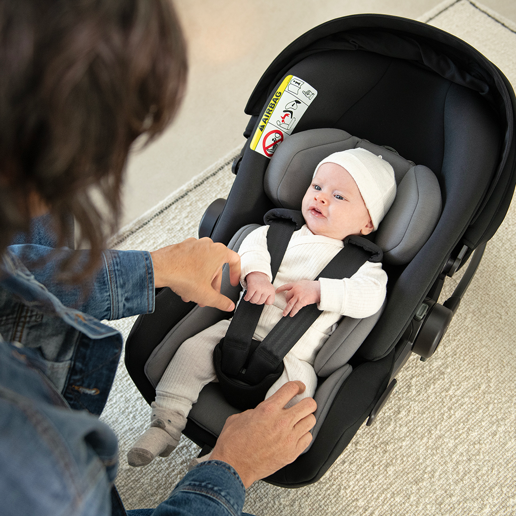 nuna_arra_flex_caviar_gl_lisbon_8596__1100x1100_web_5.webp