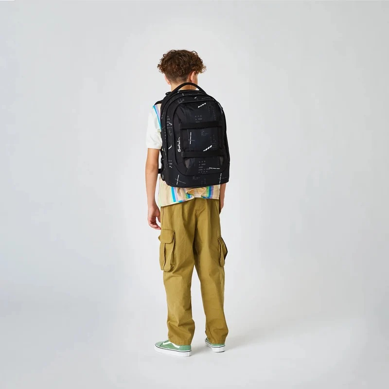 img_model_01_36fc6952-a19f-465c-a28b-2713aa6ba00d_800x800.webp