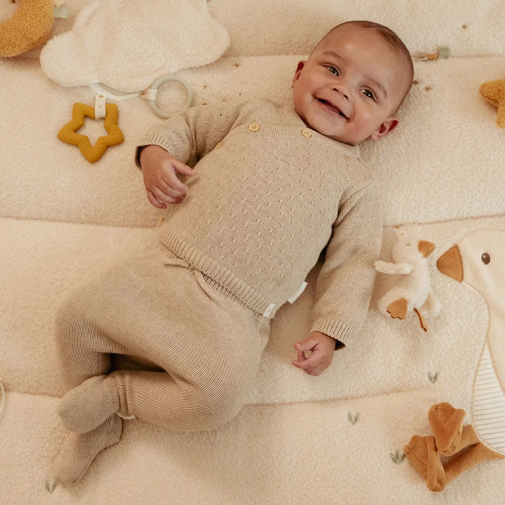 0030237_broek-met-voetjes-beige-newborn-naturals.jpg.webp