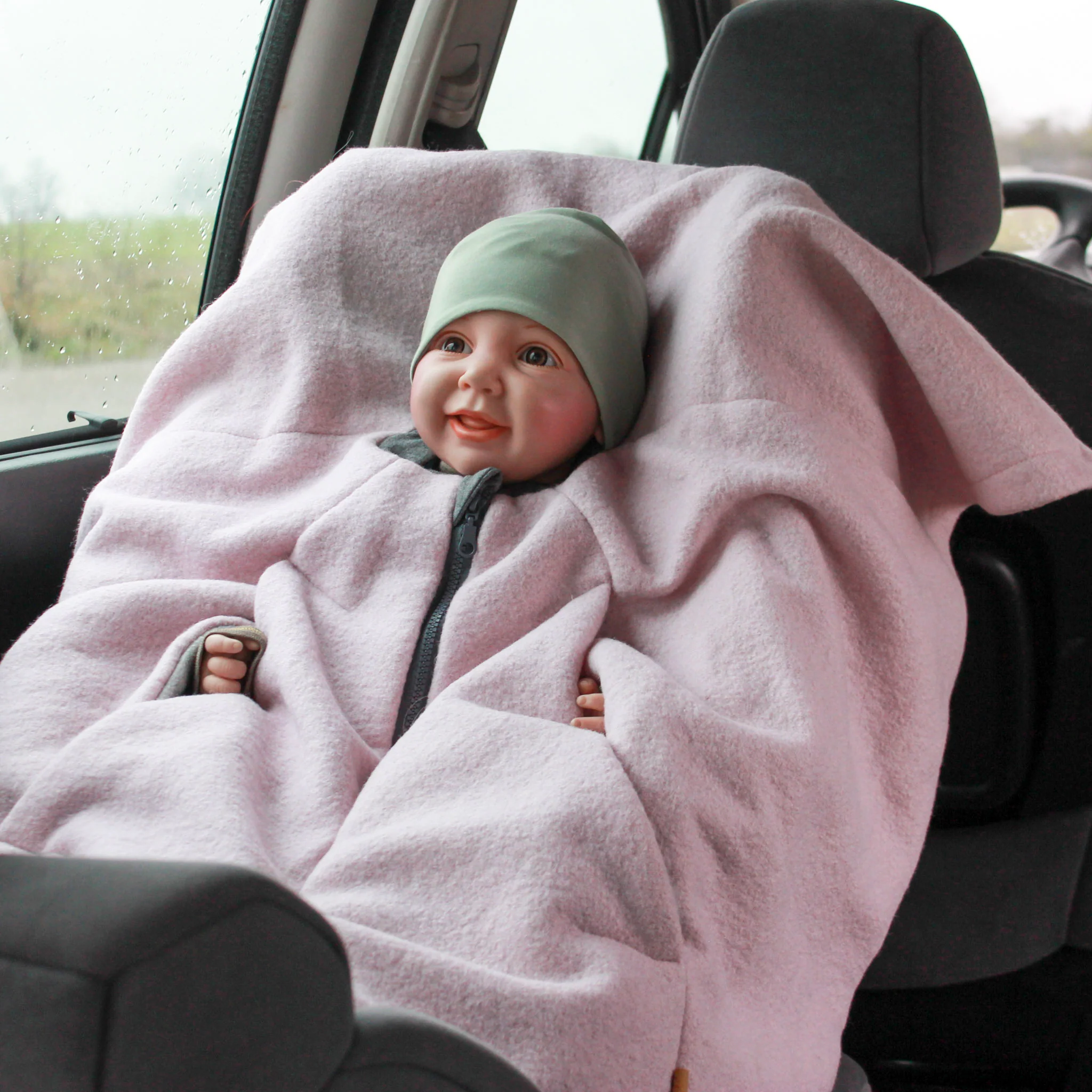 [504012-07] Kikkifax Kindersitzponcho aus Wollwalk (Pure Powder)