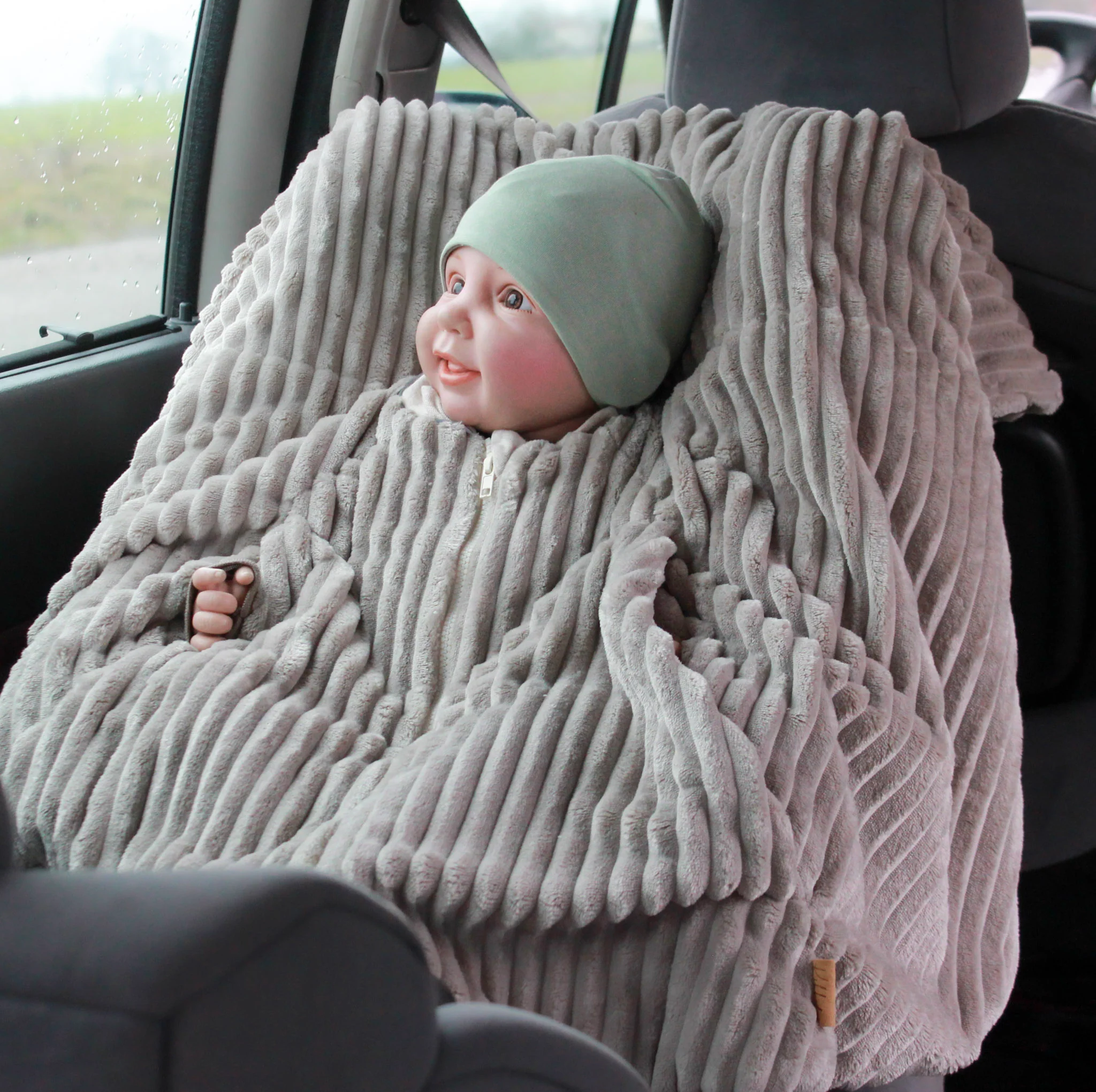 [504013-09] Kikkifax Kindersitzponcho aus Fleece (Lovely Grey)